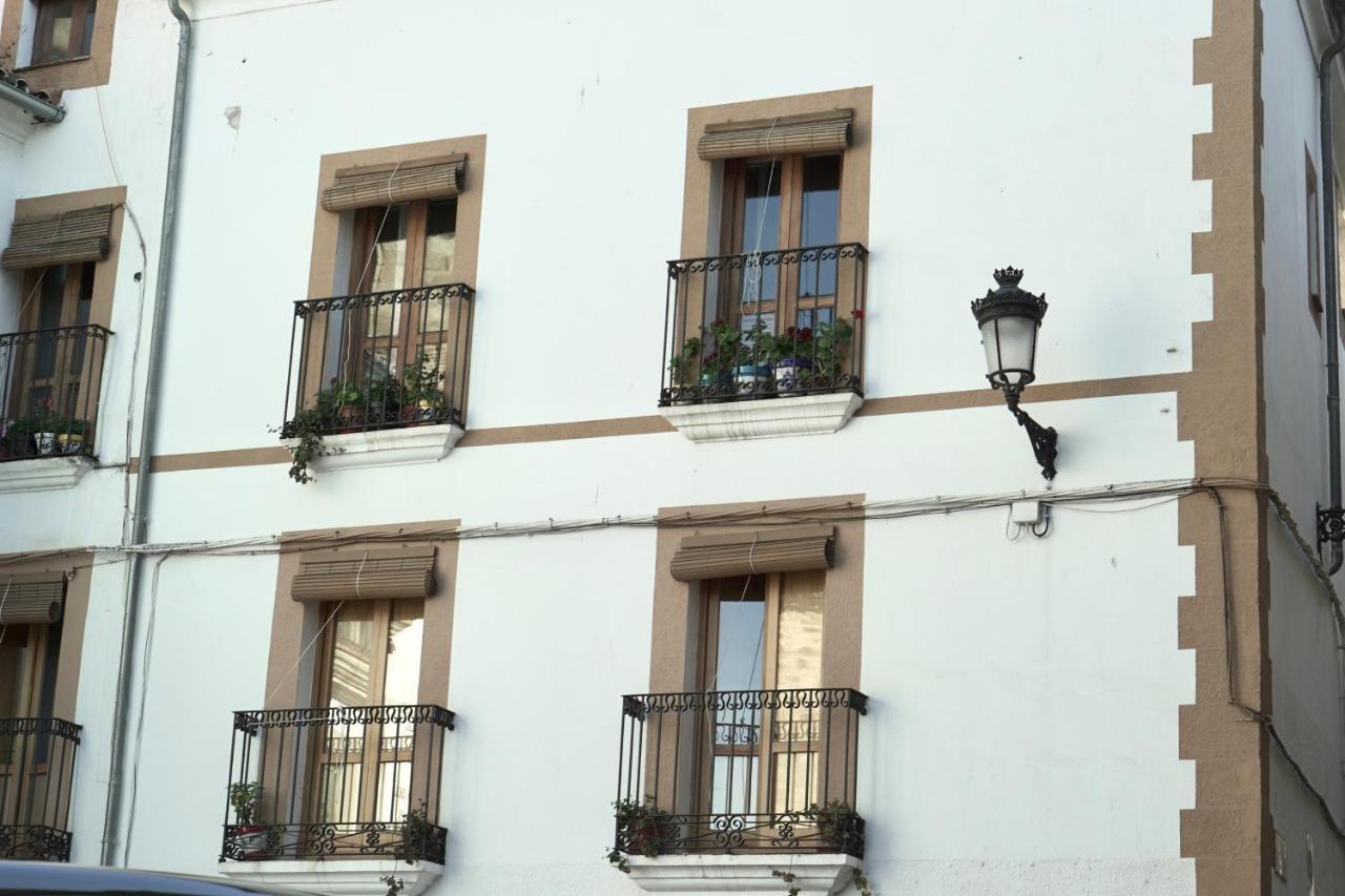 Destino Deluxe Plaza De Santiago - 2 Hab Apartman Caces Kültér fotó